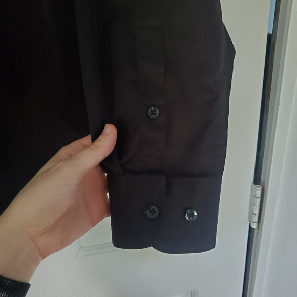 *CLOSET CLOSING 7/31* Black Long Sleeve Button-Up Shirt Small - Picture 2 of 4